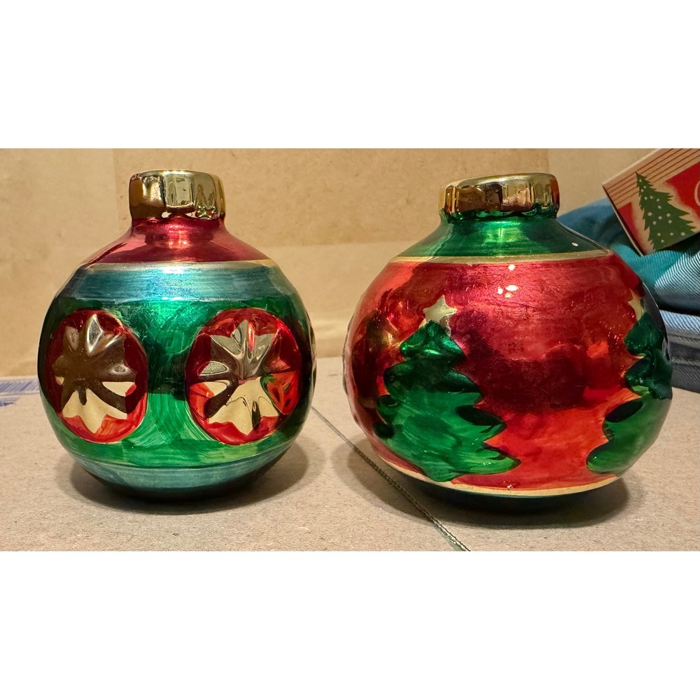 Living Quarters Christmas Ornament Salt Pepper Shakers Red Green Shiny Set